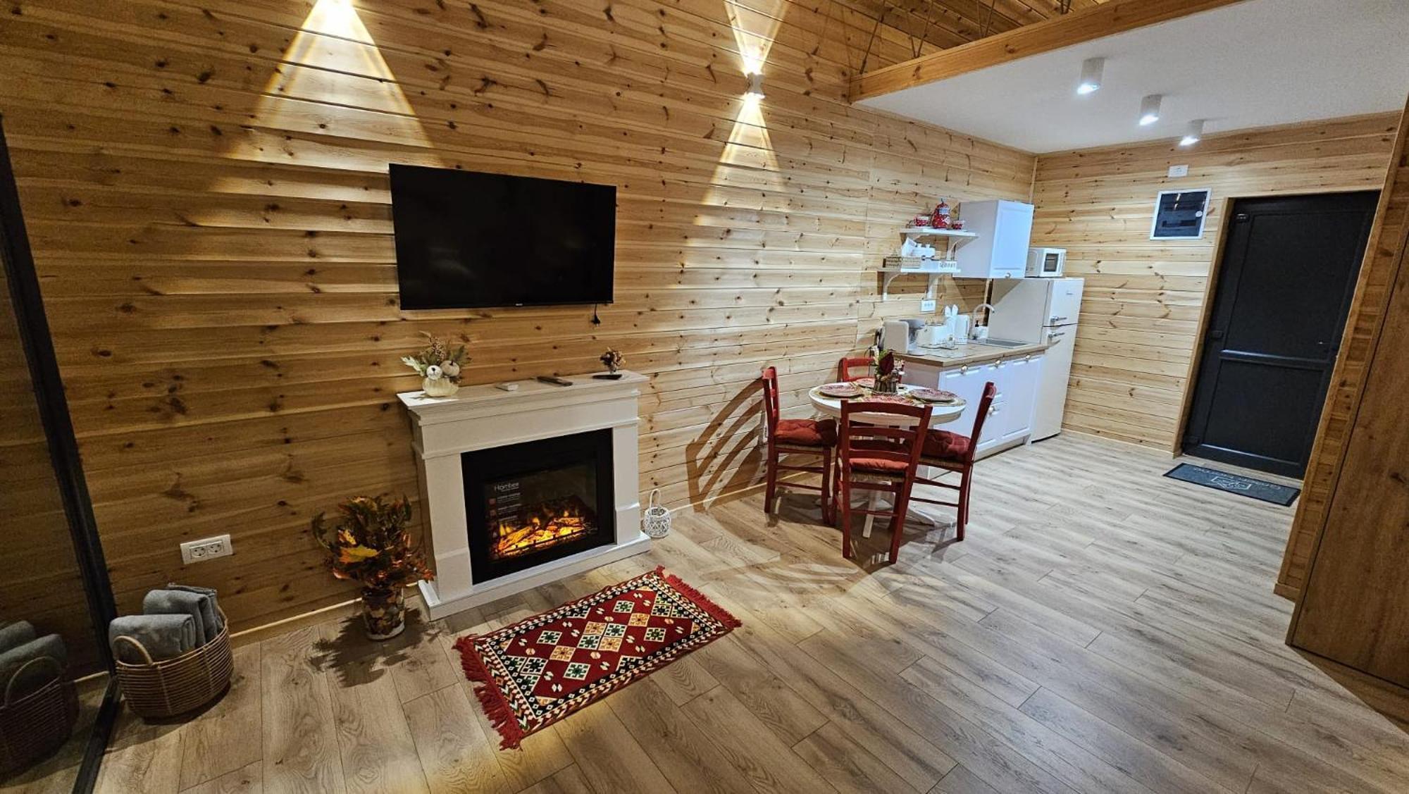Suspended Tiny House Drumu Carului