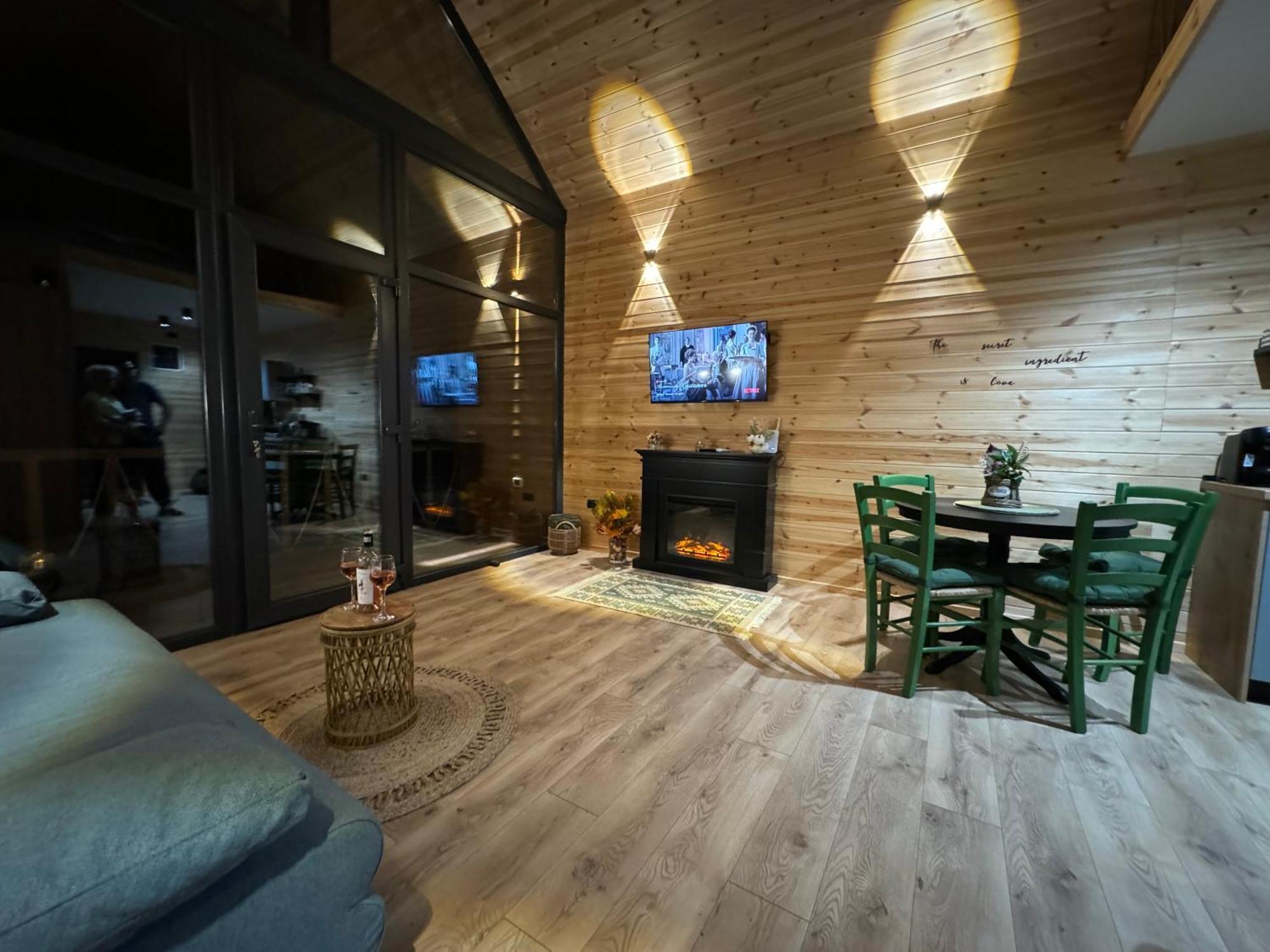 Suspended Tiny House Holiday home Drumu Carului