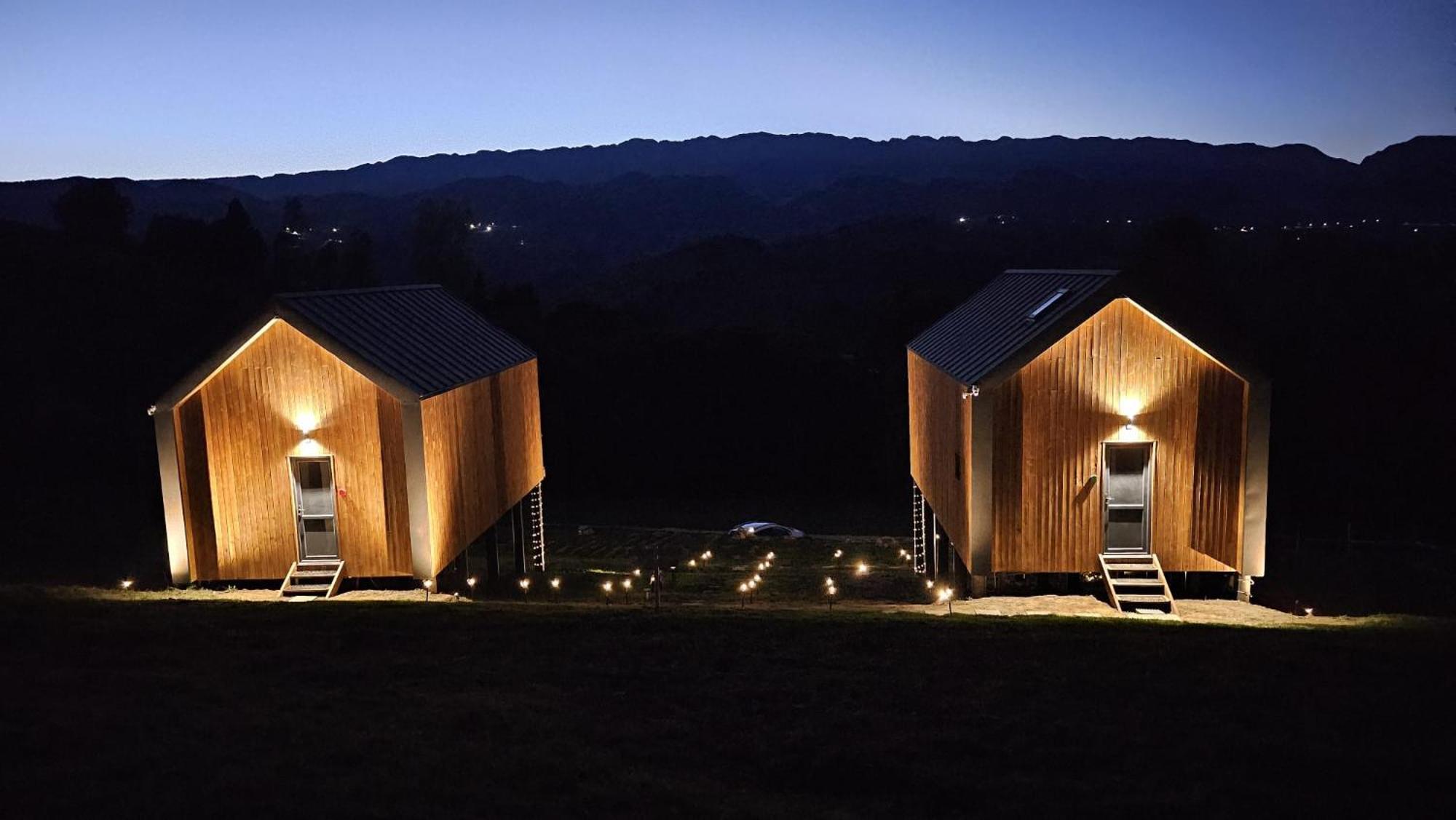 Suspended Tiny House Drumu Carului