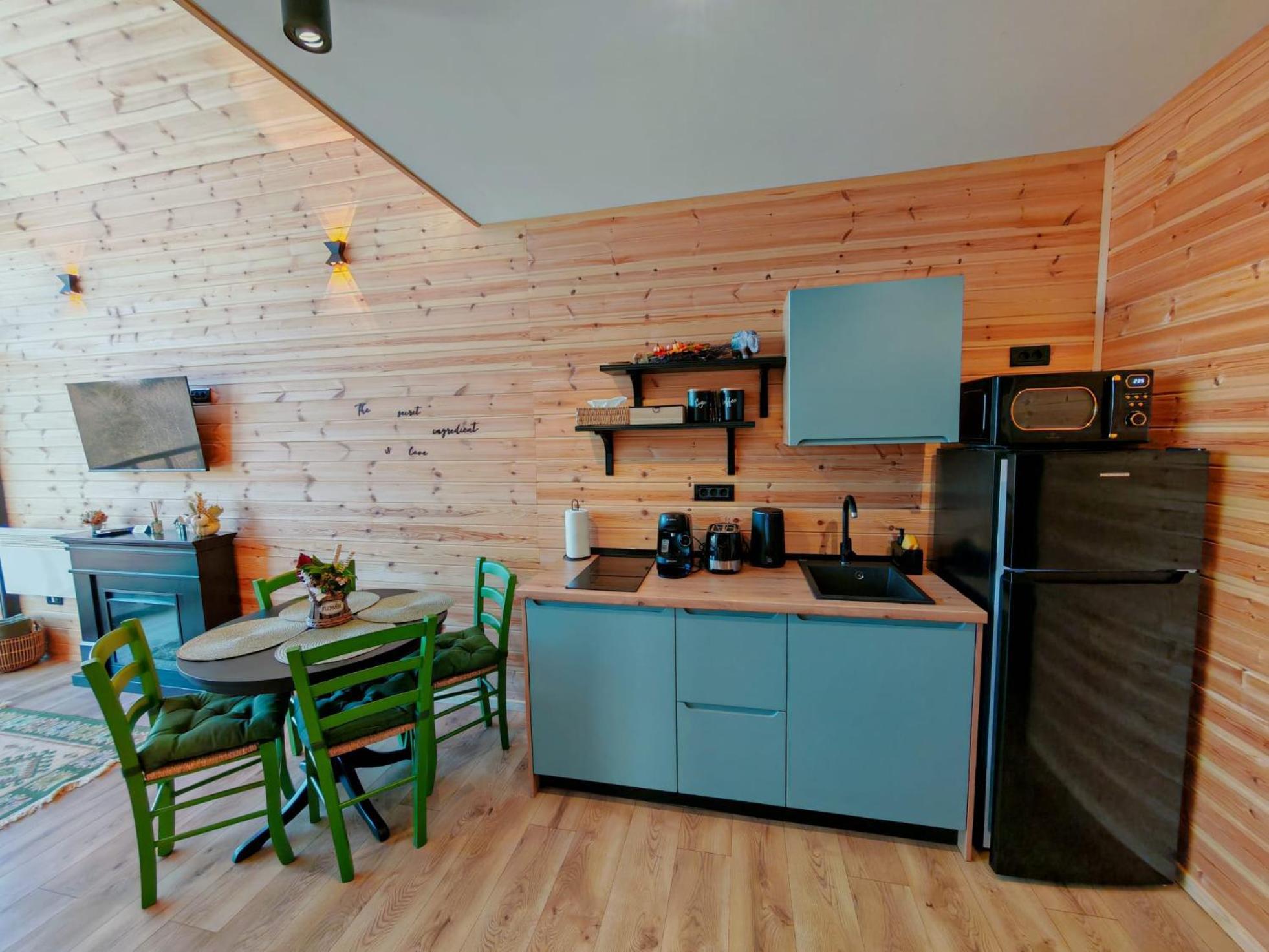 Suspended Tiny House Holiday home Drumu Carului
