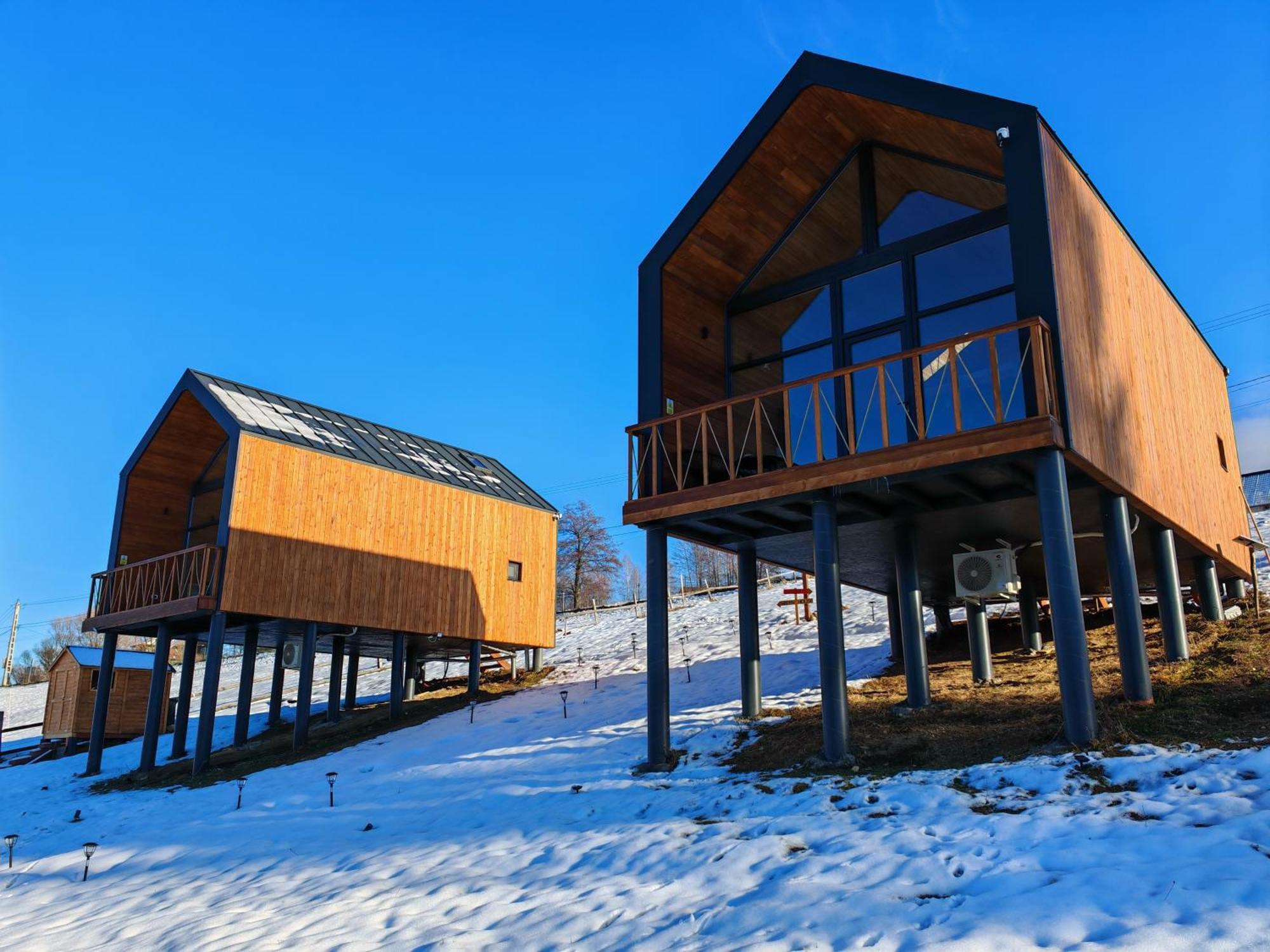 Suspended Tiny House Holiday home *